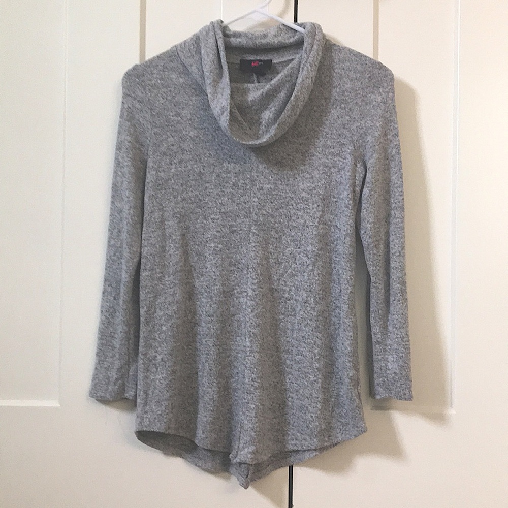 IZ Byer soft sweater